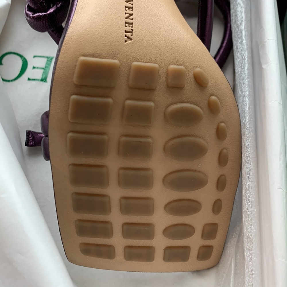 Bottega Veneta Metallic Purple Leather Knot DREAM Sandals 36 NWT - Picture 3 of 8